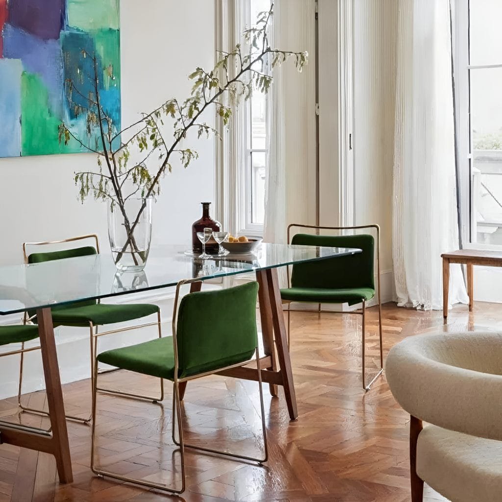 French spirit in a chic interior by Decorilla designer, Federica P.