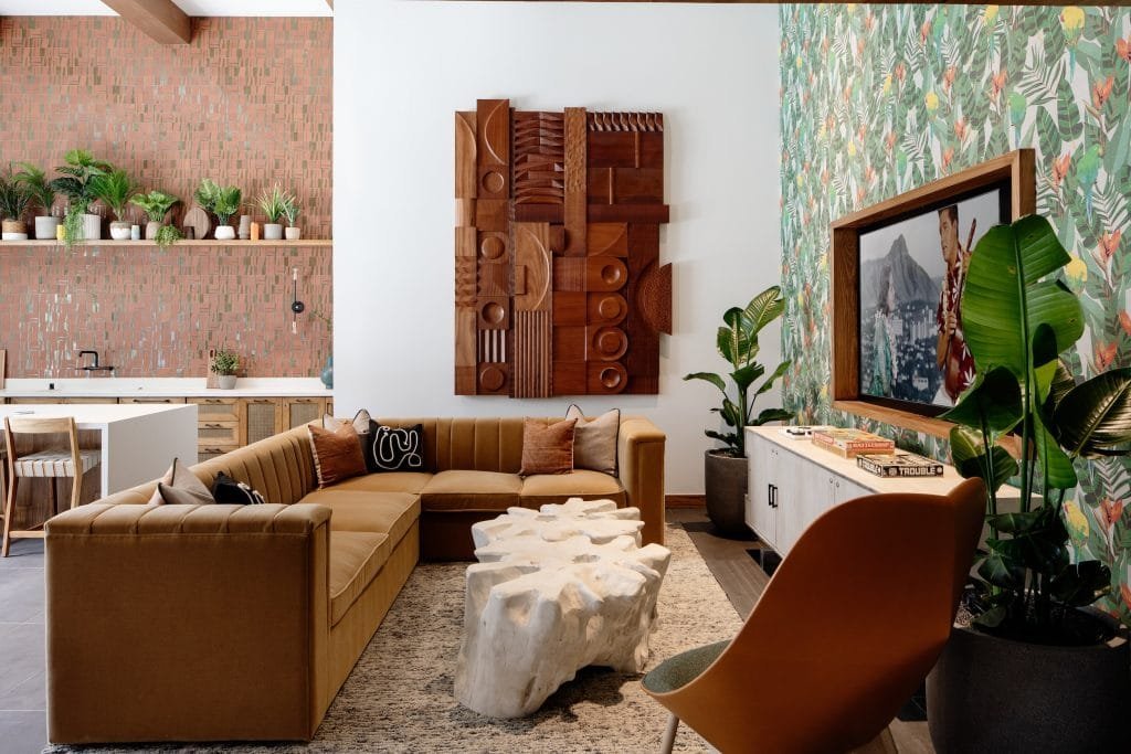 Biomorphic Shapes in Motion: Nature's Influence