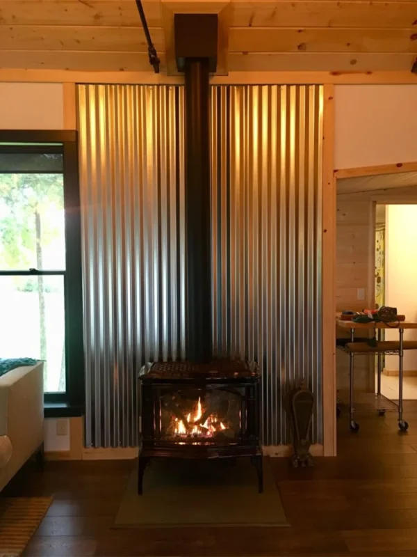 Corrugated metal for the edge of the cabin