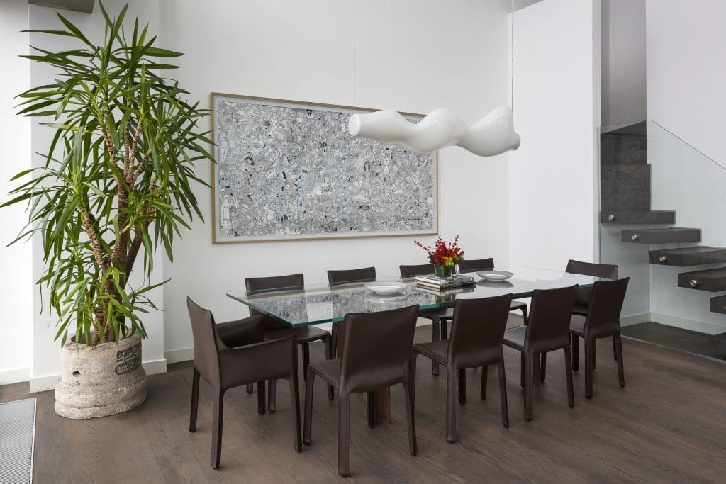 Contemporary dining room lighting trends 2026 by DECORILLA designer, Meric S.