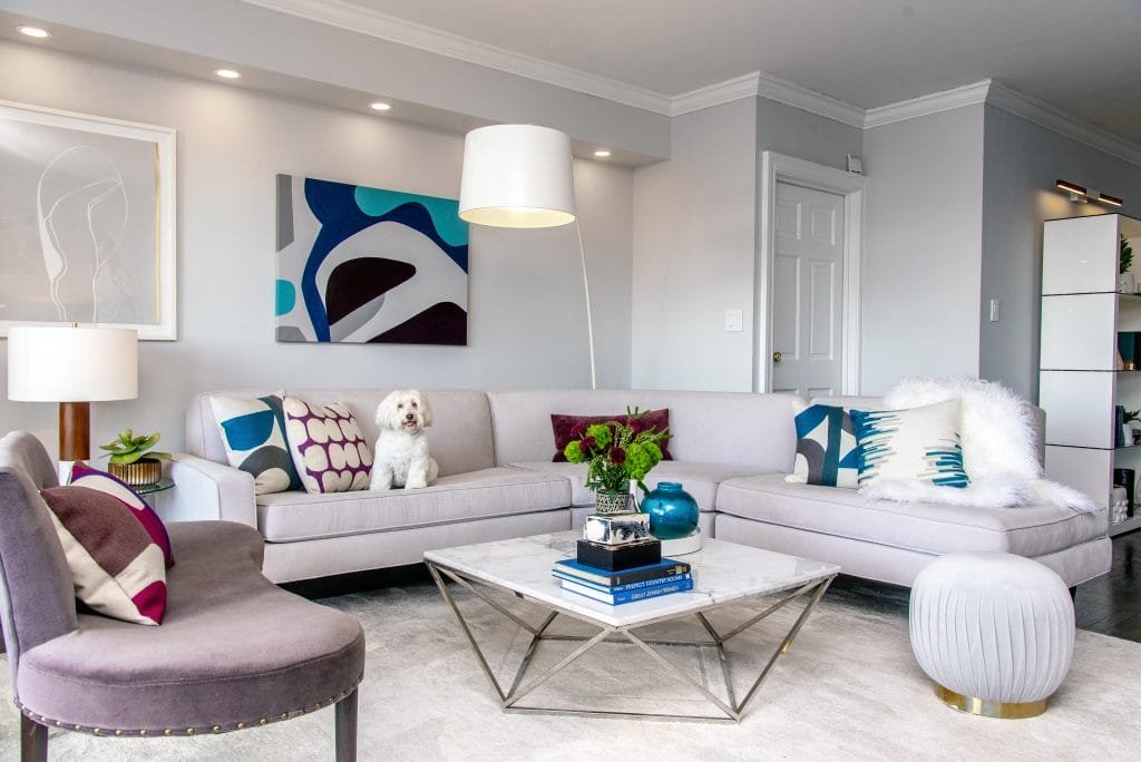 Modern living room lighting trends 2026 by DECORILLA designer, Joyce T.