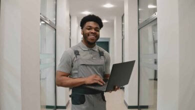 كيف يمكن للمقاولين إنشاء تقديرات دقيقة: القوالب مقابل البرامج