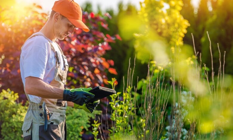 How to Calculate a Lawn Care Estimate (with Lawn Care Price Charts)